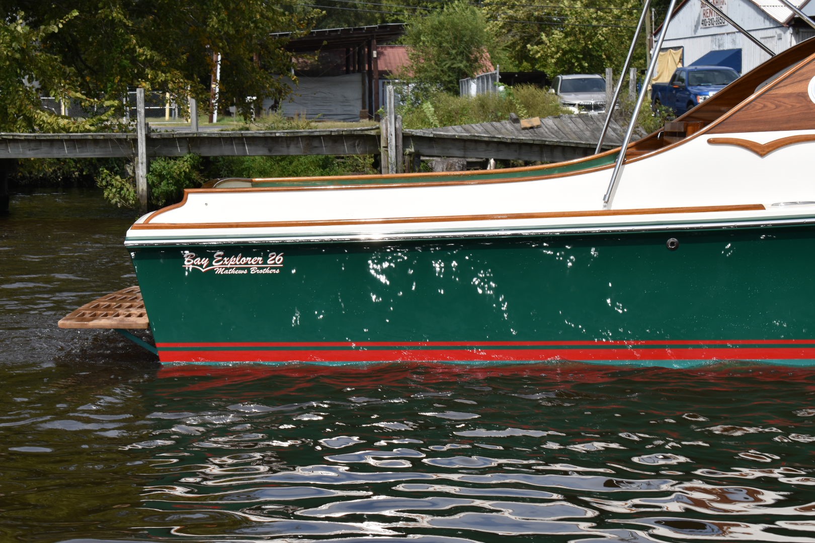 The Bay Explorer 26 boat model